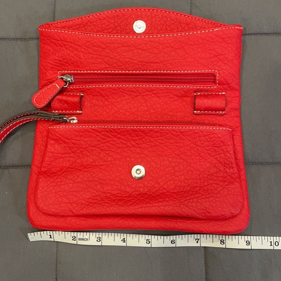 Red Nine West leather clutch, silver hardware NWOT - Picture 5 of 8